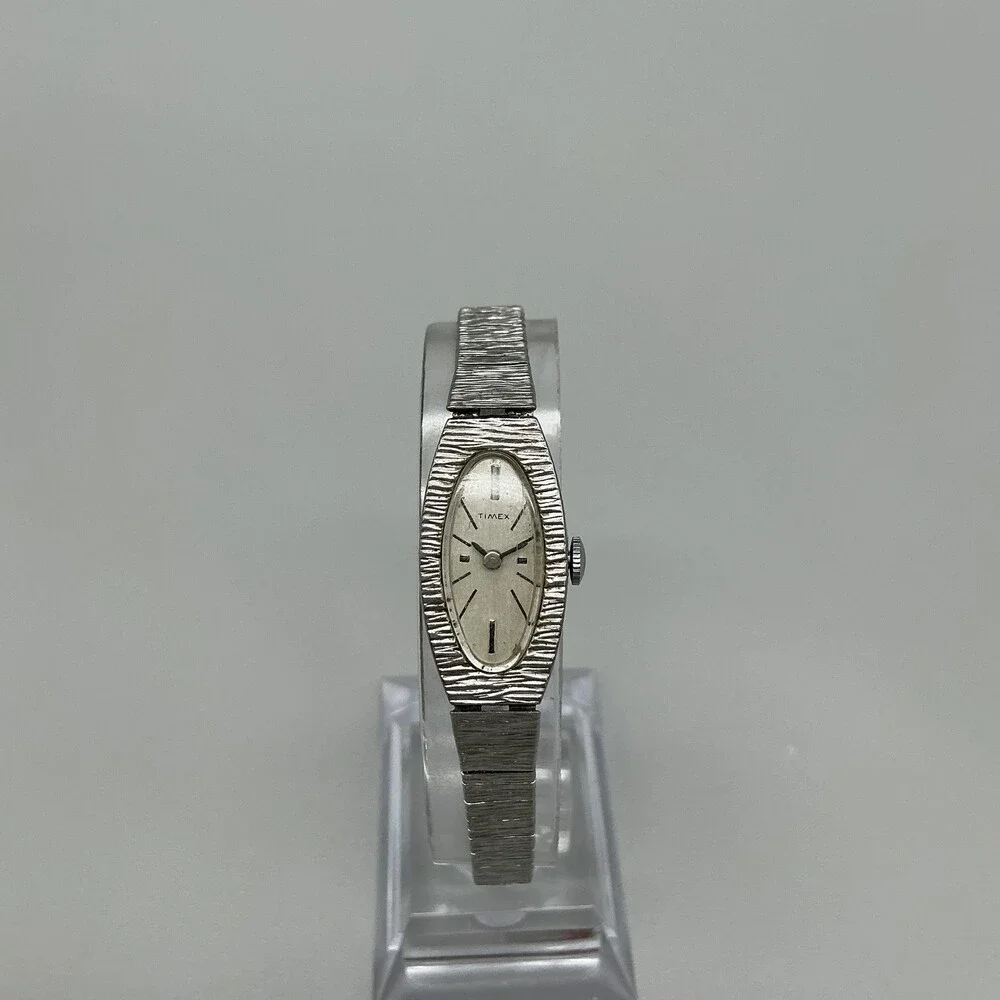 Vintage Timex Womens Watch 14mm Oval Dial Silver Tone Adj Band Manual Wind